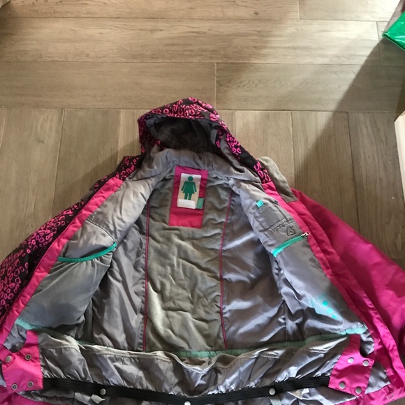 EUC FIREFLY YOUTH HOT PINK with leopard detail. - Picture 2 of 3